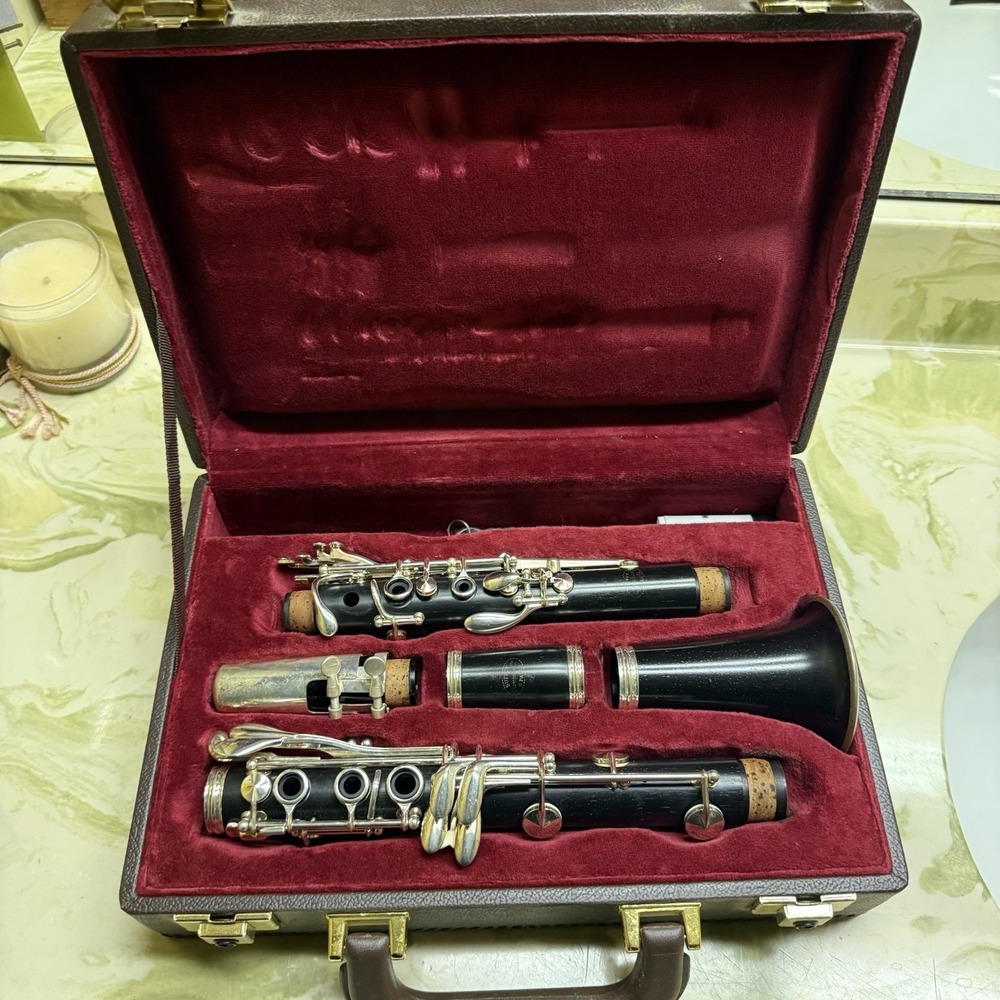 Buffet Crampon E-11 Grenadilla Wood Clarinet with Case Made in Germany-with Key!